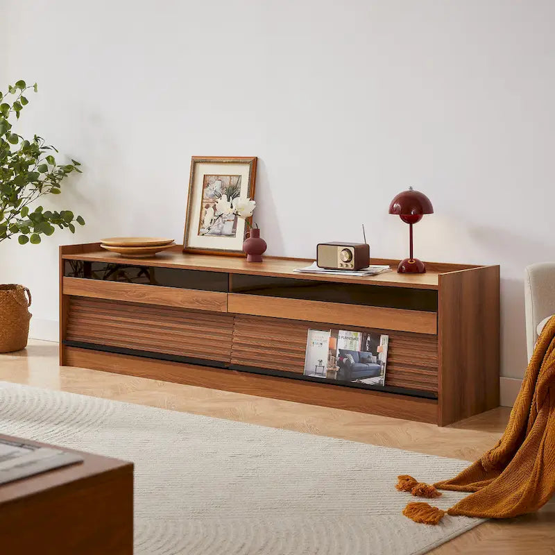 Meuble TV moderne avec tiroirs et ports de charge intégrés et éclairage LED d'ambiance